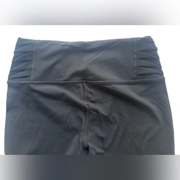 Victoria Sport Total Knockout Tight Leggings - Picture 4 of 7